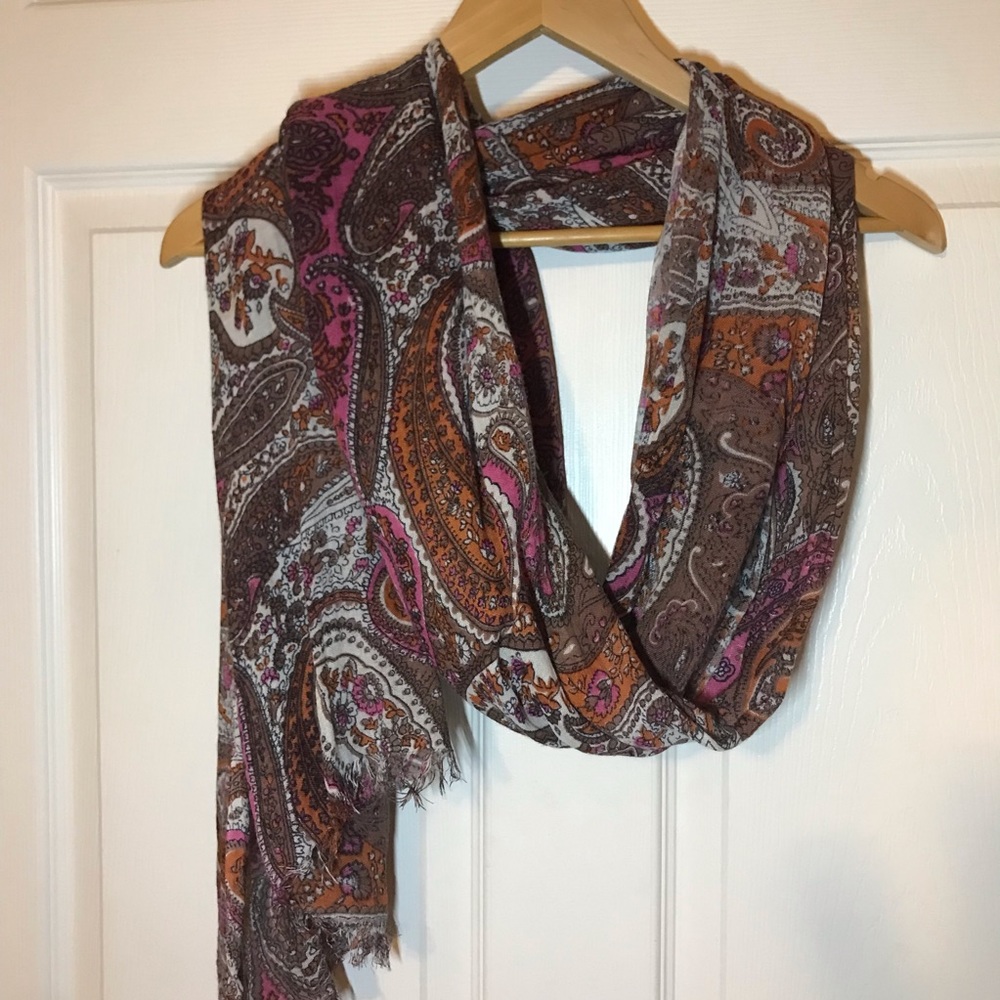 Multi-color scarf by Vilagallo
